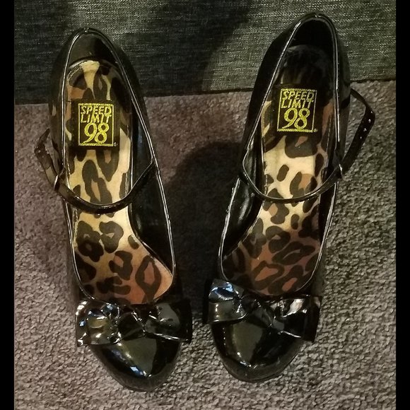 Speed Limit 98 Black Patent Heels (Szs 8.5 & 9) - Picture 2 of 3